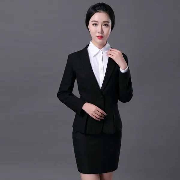 售后服務(wù)部經(jīng)理——Monica
